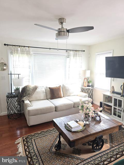 Foto del edificio - 6305 Woodley Rd