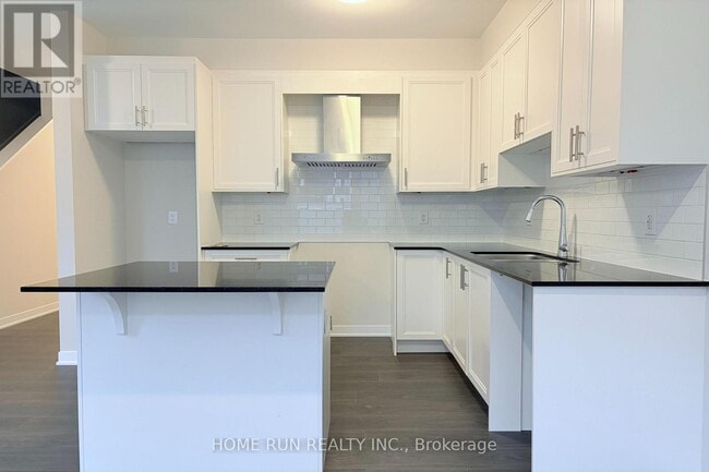 Building Photo - 381 Les Emmerson Dr