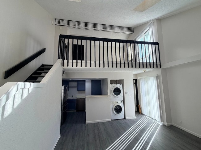 Building Photo - 17132 E Ford Dr