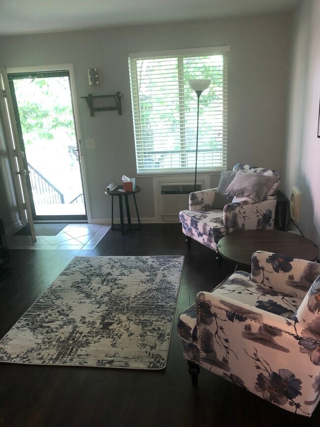 Living room - 2601 Hillsboro Pike
