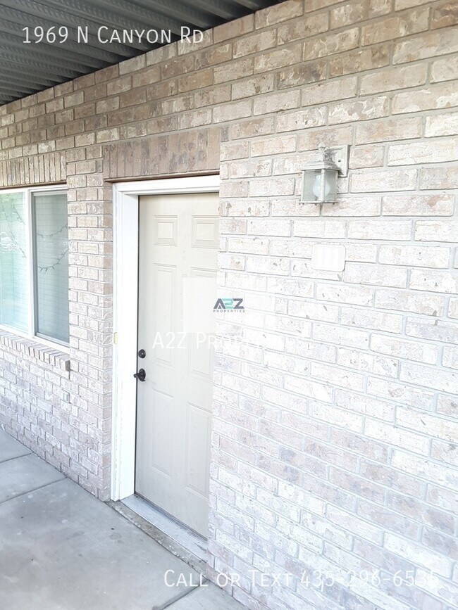 Building Photo - 1969 N Canyon Rd