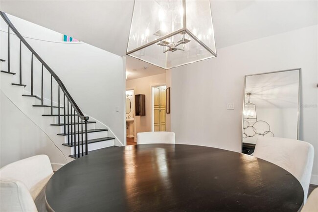 Building Photo - 762 S Village Cir