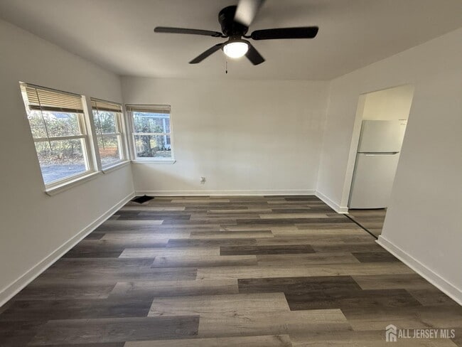 Foto del edificio - 1060 Terrace Blvd