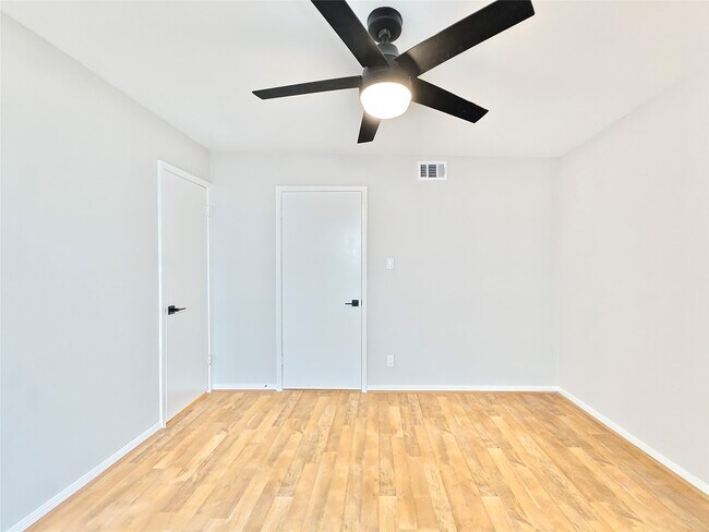Foto del edificio - 2507 Montrose Blvd