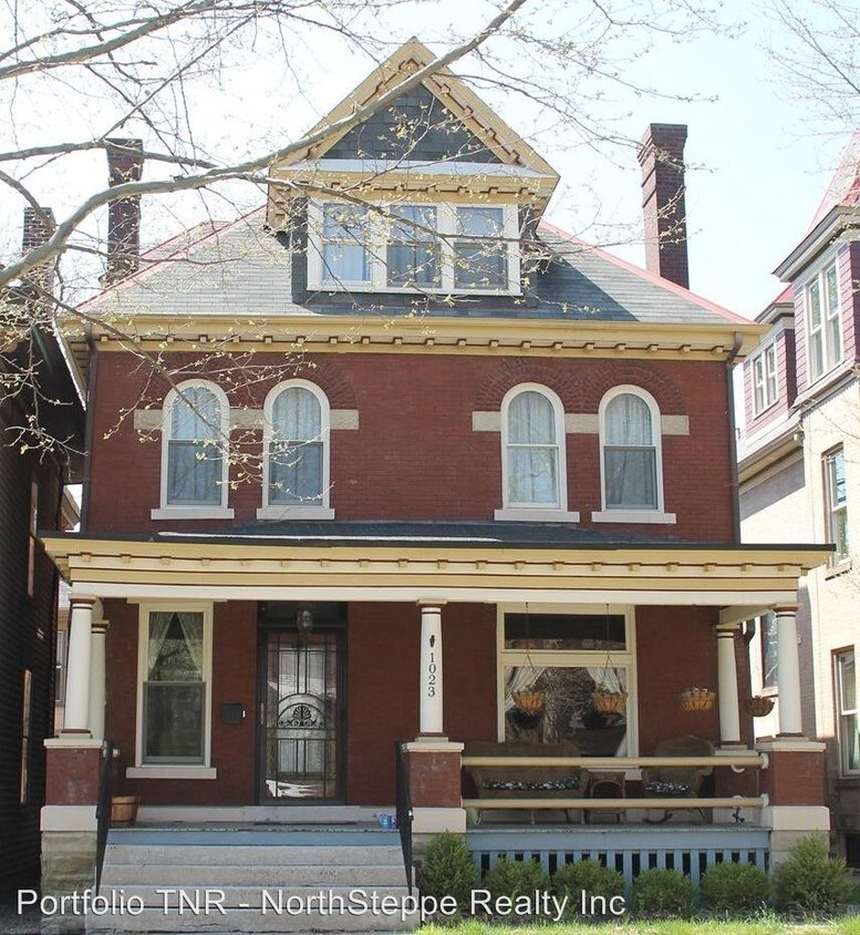 Primary Photo - 4 br, 2 bath Apartment - 1023 Neil Ave