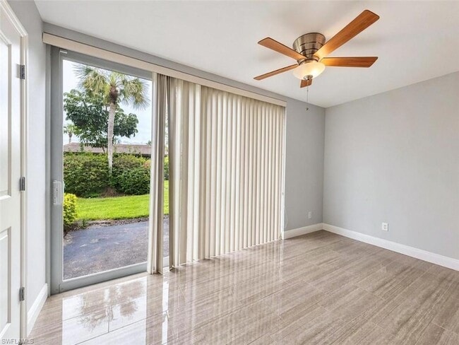 Building Photo - 681 Palm View Dr