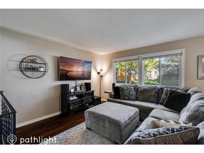 Building Photo - 1442 Laurel Avenue, Saint Paul Park, MN, 5...