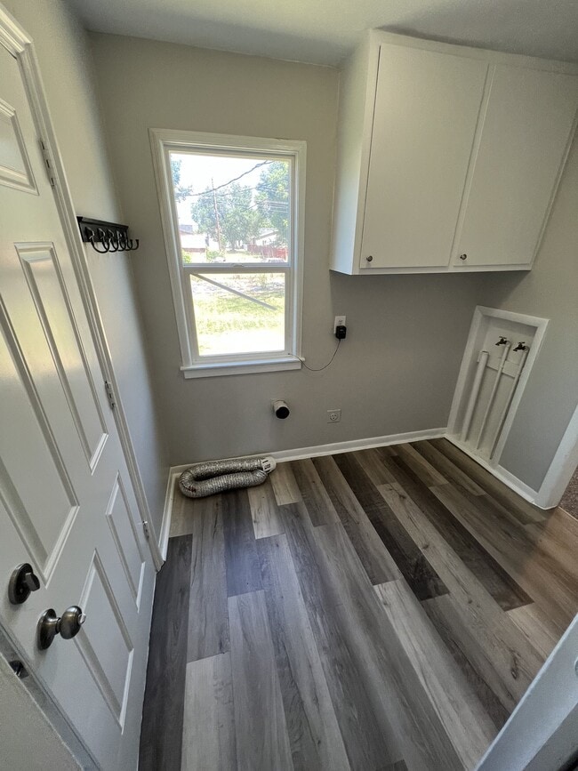 Building Photo - 633 E 500 S
