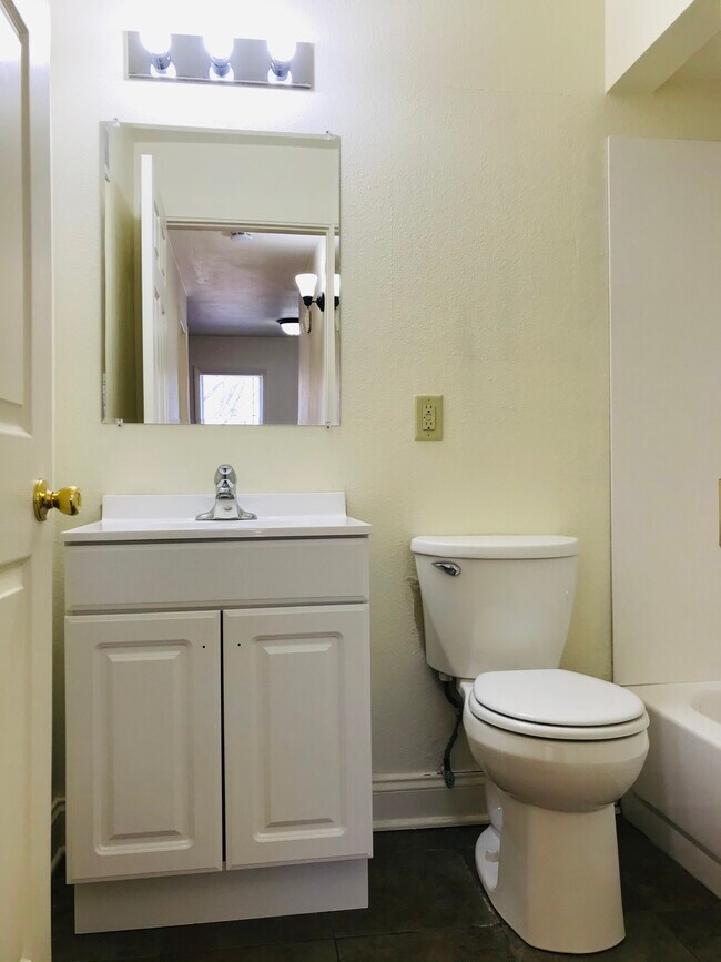 Foto del edificio - 3077 N 72nd St