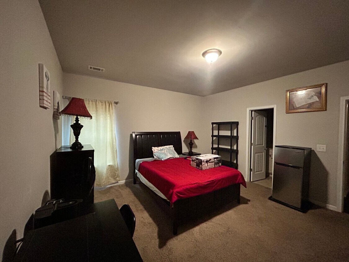 Foto principal - Fully Furnished Suite for Rent in Seven Hi...