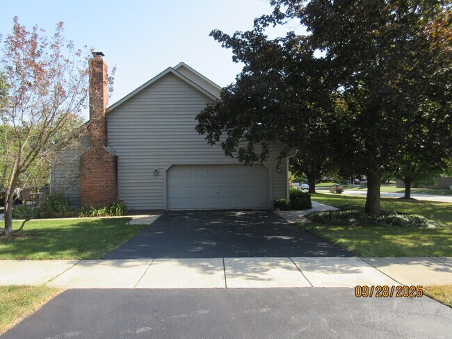 Foto del edificio - 1099 W Jefferson Ave
