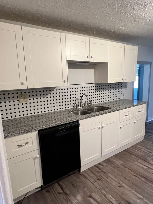 Foto principal - 320 Pleasant St