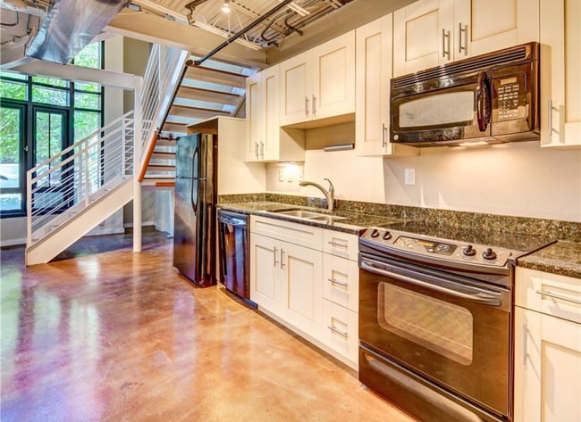 Photo - 415 St Pauls Blvd Townhome