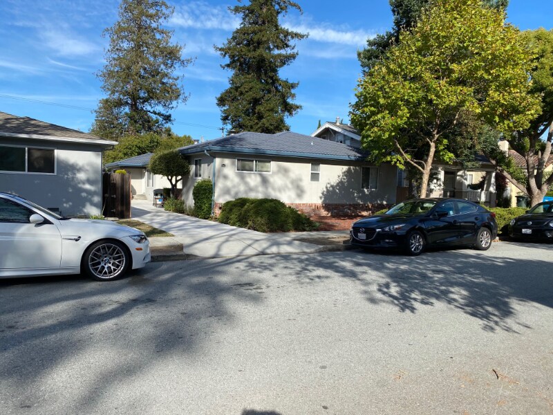 Primary Photo - 1040 Capuchino Ave