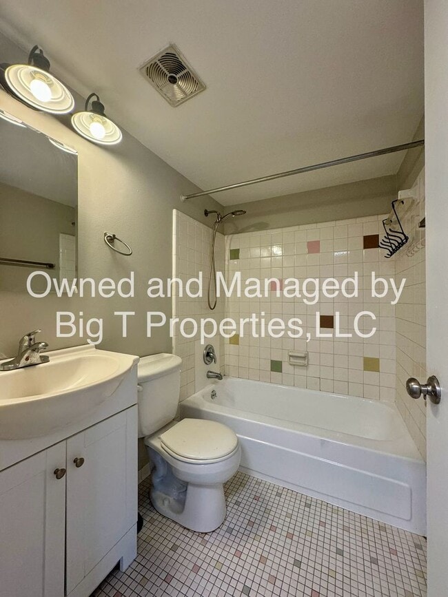 Building Photo - Town of Leesburg 1bd/1ba condo!