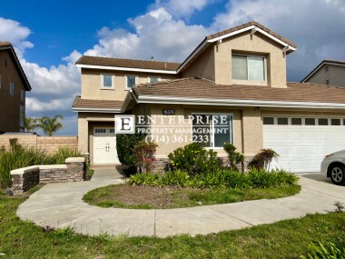 Primary Photo - Stunning Spacious Home with Views (16376 S...