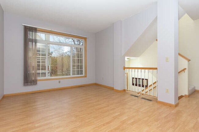 Building Photo - 169 Christenson Ct NE