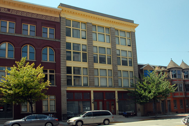 Building Photo - Pullman Apartments