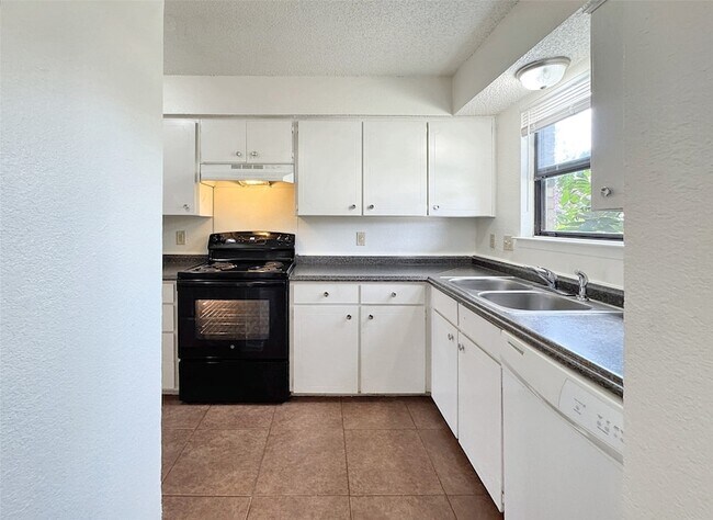 Foto del edificio - 1024 Southmoor Dr