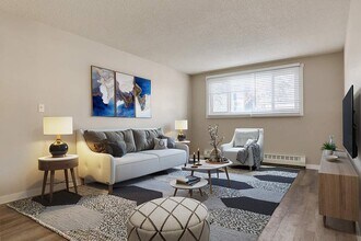 Building Photo - Aiva Manor