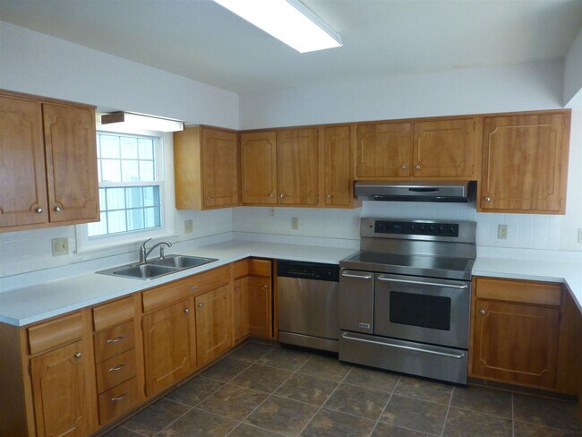 Building Photo - 108 Ivy Hill Dr