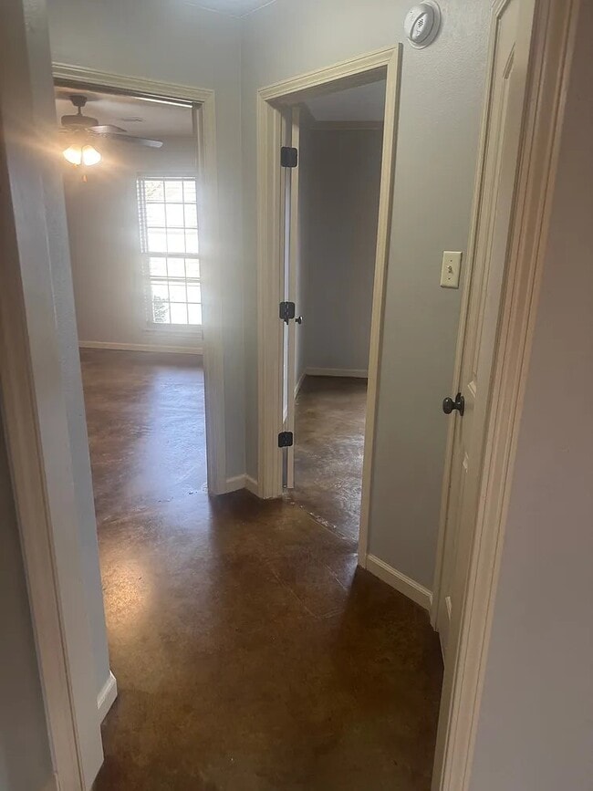 Foto del edificio - 5375 Sanson Dr