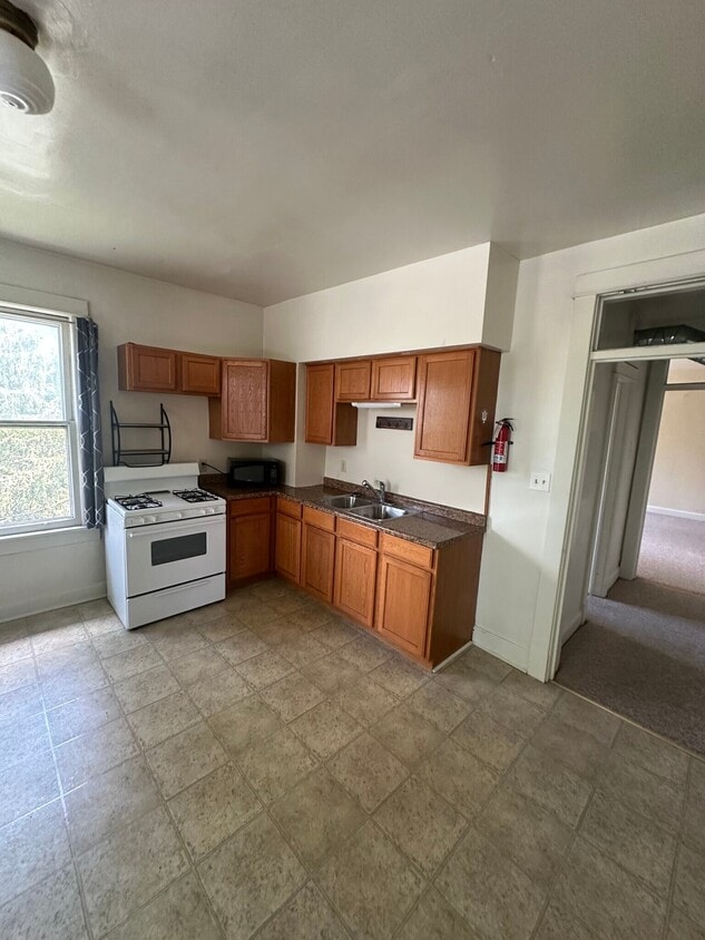 Foto principal - 522 E 3rd St