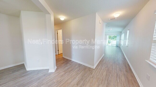 Foto del edificio - 544 Bluejack Ln