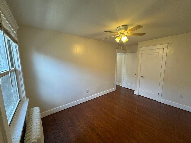 Foto del edificio - 5714 Beacon St