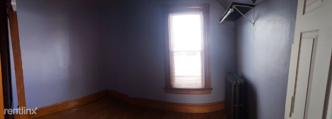 Building Photo - 2 br, 1 bath House - 12 S Chase St, Johnst...