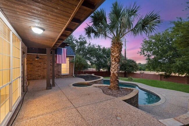 Foto del edificio - 545 Oak Hill Dr