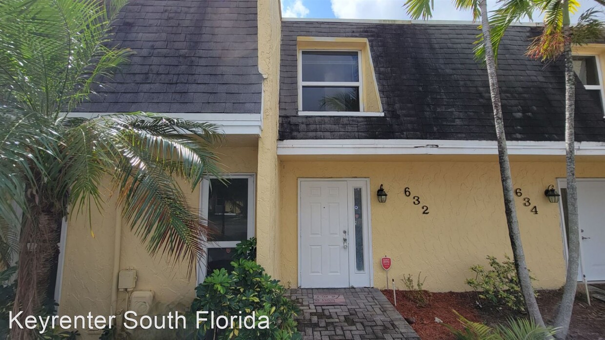 Primary Photo - 2 br, 1.5 bath House - 632 SW 1st St