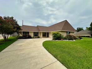 Building Photo - 2931 Pasture Ln