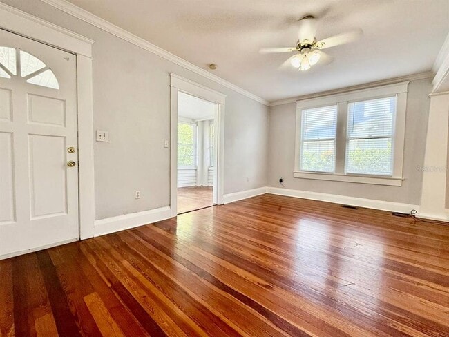 Building Photo - 607 S Willow Ave