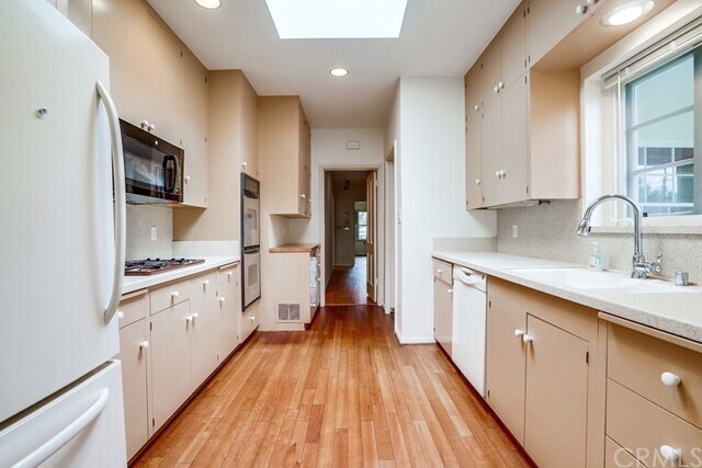 Primary Photo - 2270 Melville Dr
