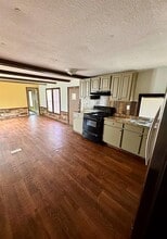 Building Photo - 663 Rd 5252