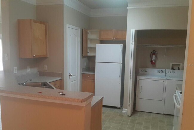 Building Photo - 8848 Villa View Cir