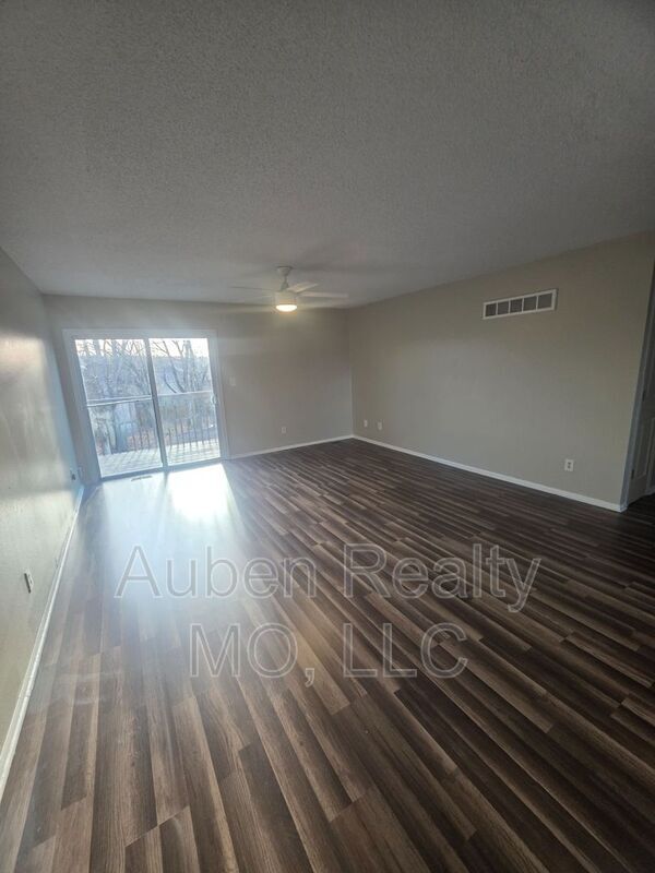 Foto del edificio - 7010 N Gower Ave