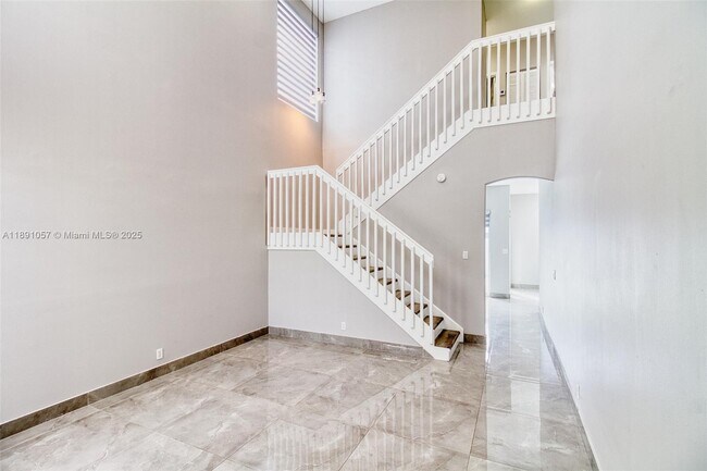 Foto del edificio - 3810 SW 51st St