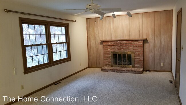 Building Photo - 3 br, 2 bath House - 3205 NE 47th Street