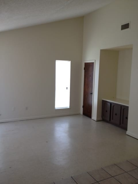 Building Photo - 8714 GSRI Ave