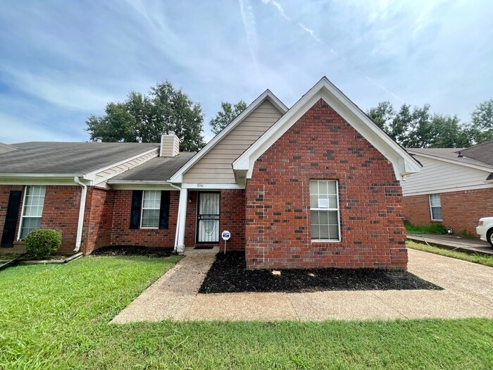 Primary Photo - 5541 Oak Branch Cir - Available Now!