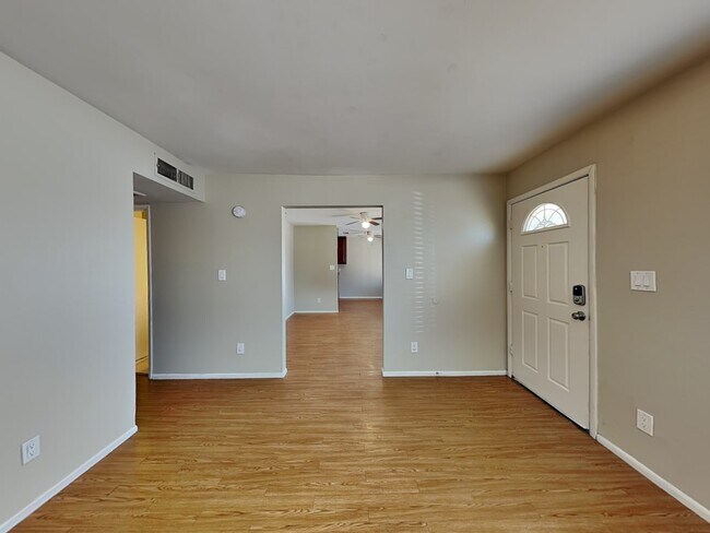 Building Photo - 4745 N 53rd Ave