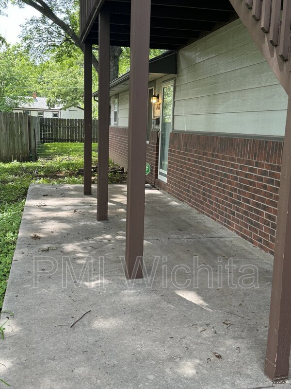 Building Photo - 107 South Gordon Street