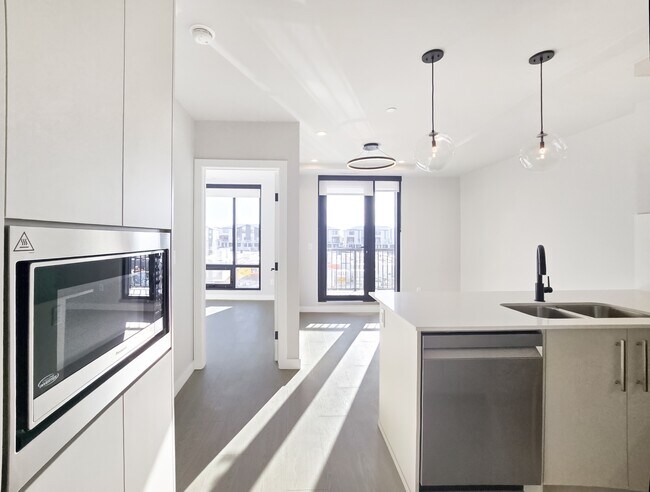 Building Photo - 8375 Broadcast Ave SW