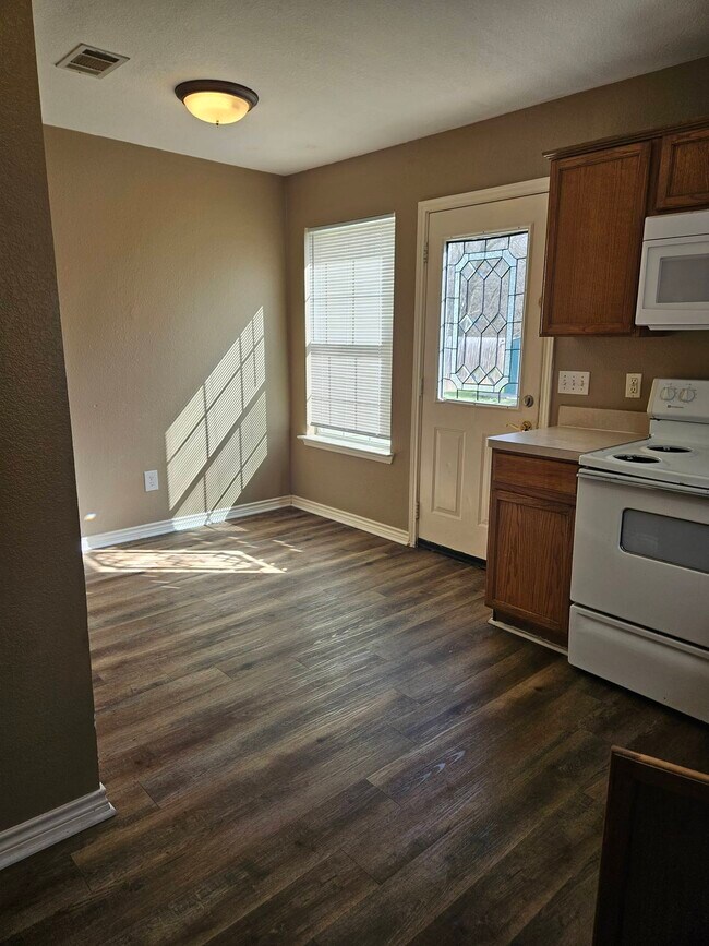 Building Photo - 1905 Morgan St