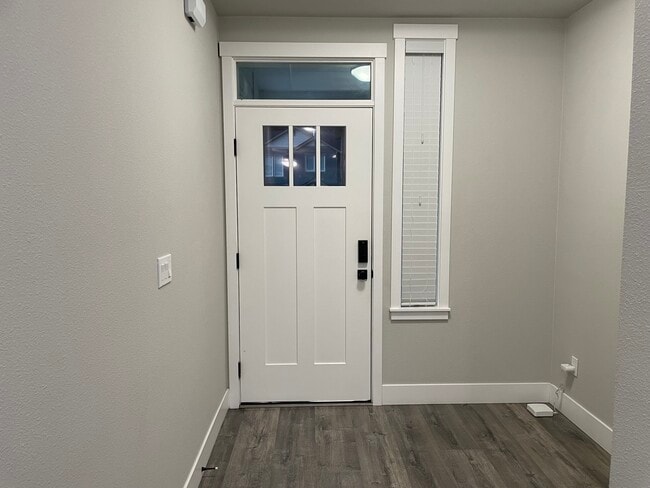 Building Photo - 22405 SW Frst Crk Wy