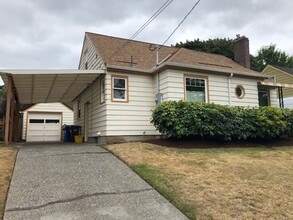 Building Photo - 1802 N Willamette Blvd