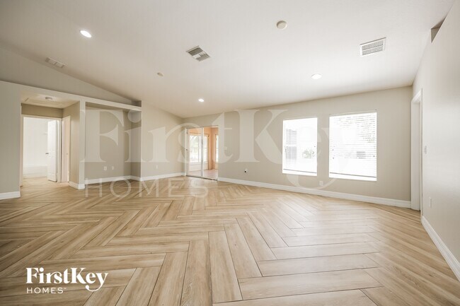 Building Photo - 203 Roat St