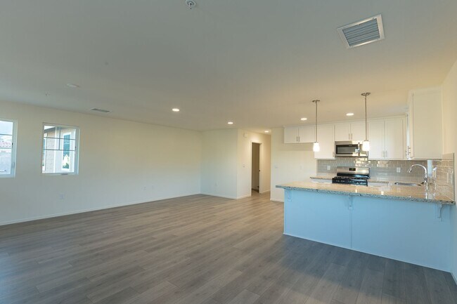 Foto del edificio - Loft Style of Living in Piru